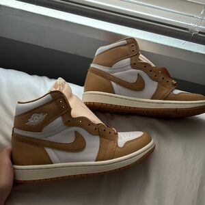 Woman’s Air Jordan 1 Retro High OG ‘Praline’